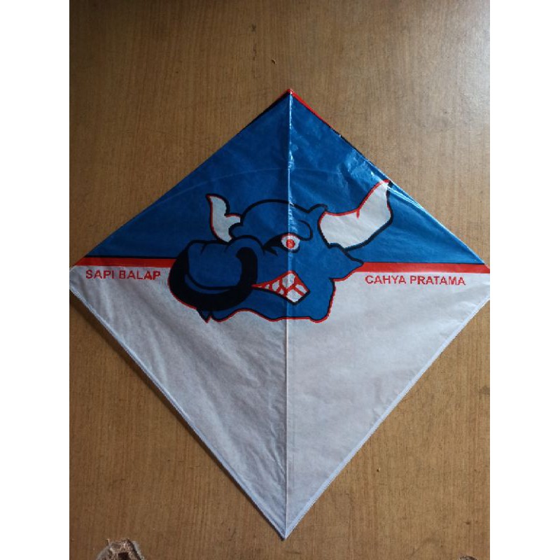 Layangan Sukhoi Sapi Balap