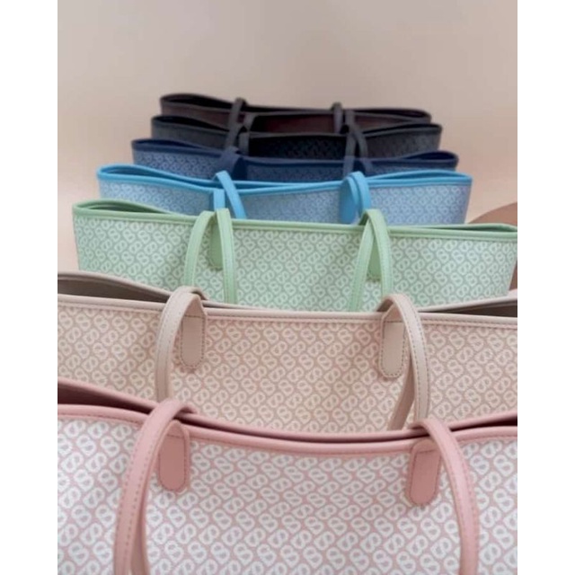 Izzy Tote Bag Buttonscarves