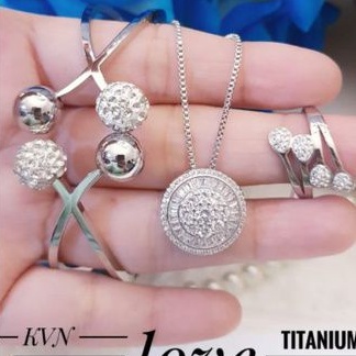 Titanium Set Perhiasan Wanita P835L