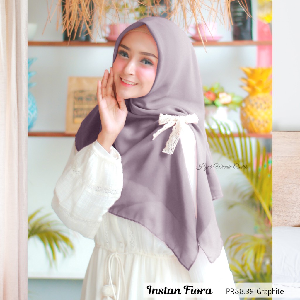 Hijabwanitacantik - Hijab Instan Fiora | Hijab Instan | Jilbab Instan Voal-Graphite