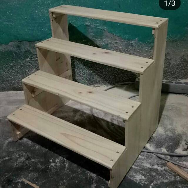 Rak tangga kayu 4 level, rak display, rak pajangan toko, wedding both, display toko