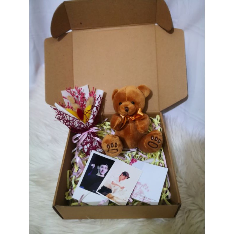 

HAMPERS TERMURAH KADO GIFT BOX HADIAH WISUDA WEDDING ANNIVERSARY
