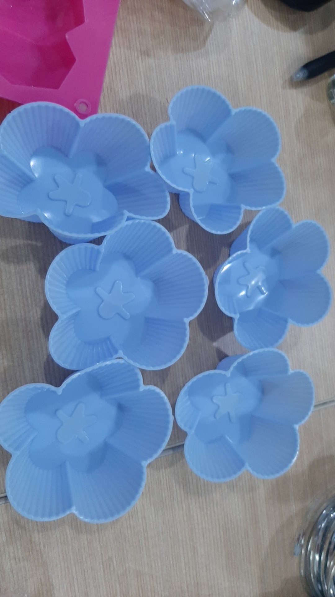 6pcs Cetakan Kue Muffin / Cupcake Bahan Silikon Anti Lengket Dapat Dipakai Ulang