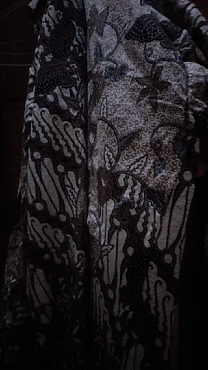 Kemeja Batik Pria Lengan Panjang Motif Peksi Abu-abu  Bahan Katun Halus