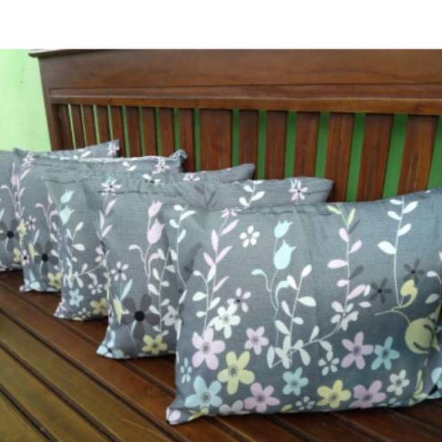 Sarung bantal shabby