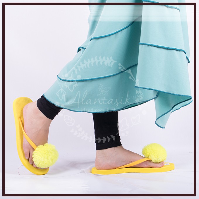 Alantasik - sandal pompom flat (R34)/(R33)