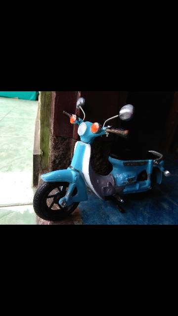 MINIATUR MOTOR PITUNG WARNA BIRU PUTIH HARGA MURAH