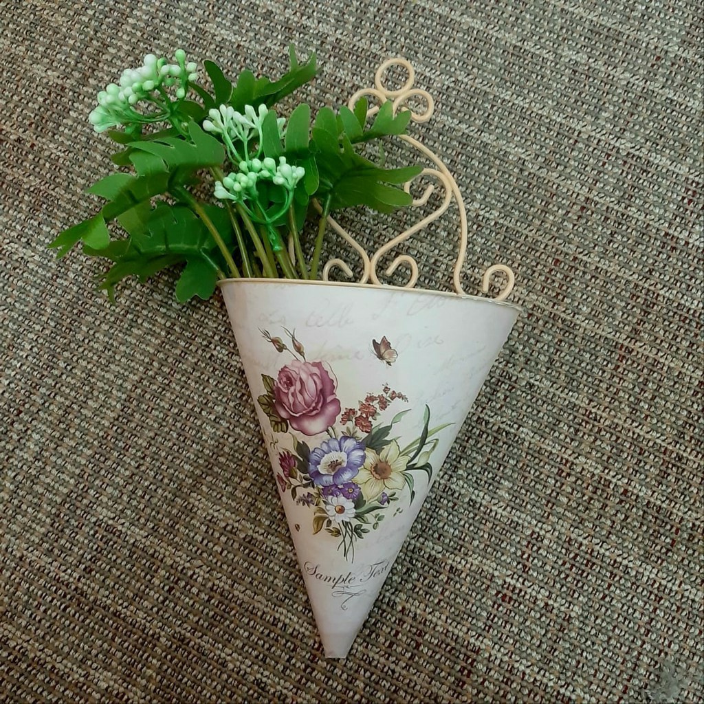 Vas Bunga Plastik Vintage Segitiga Pot Gantung Tempel Dinding Hiasan Rumah Dekorasi Pesta Cafe