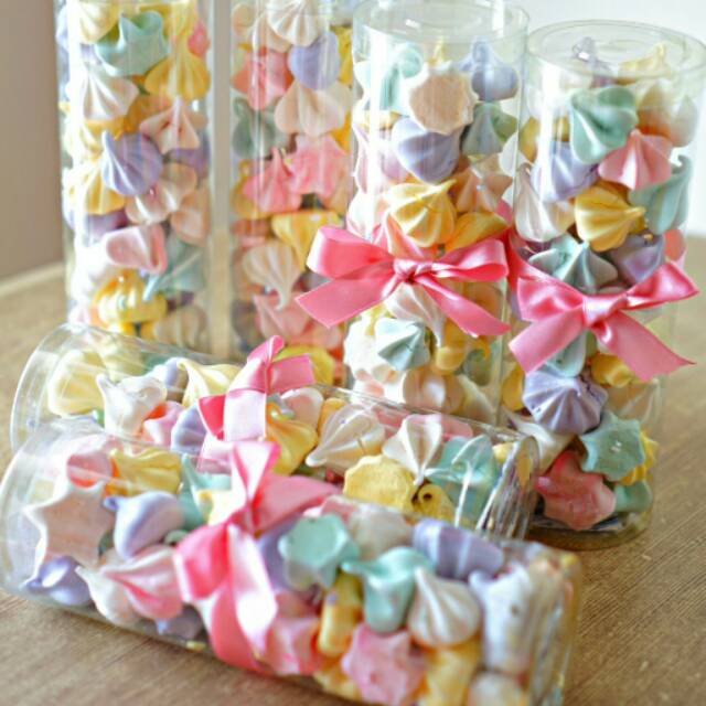 

Meringue kisses