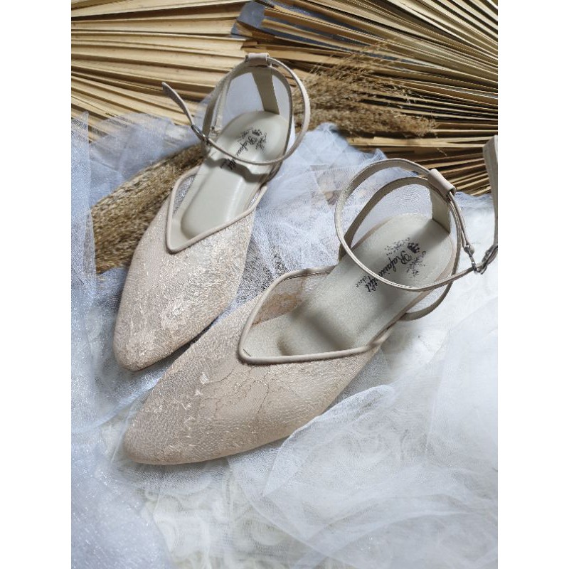 sepatu aruumi cream tali jaring sepatu wanita 3cm.hak kaca