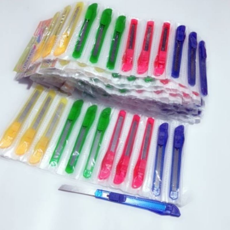 

Grosir 12 Pcs Cutter Kecil