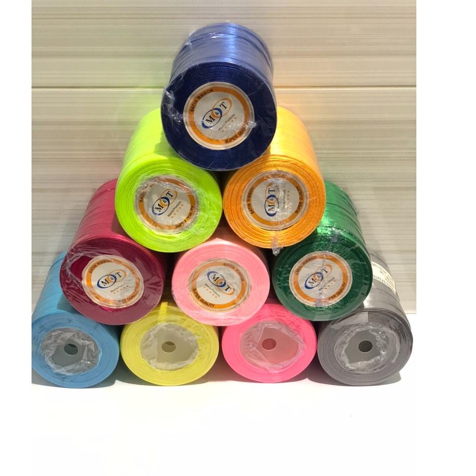 

Sedang Populer Pita satin 3/8” / Pita bahan 1 cm isi 10 roll / Satin Ribbon
