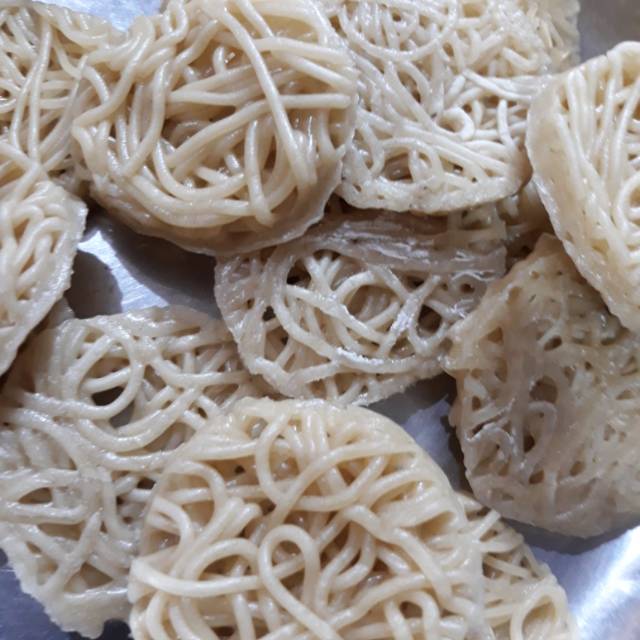 

Kerupuk kemplang tenggiri keriting mentah super Belinyu tanpa merek 500 gram