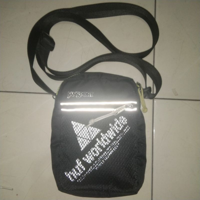 Jansport Weekender x Huf Slingbag Original Ori Legit Sling Waist Shoulder Tote Bag Totebag Slingbag 