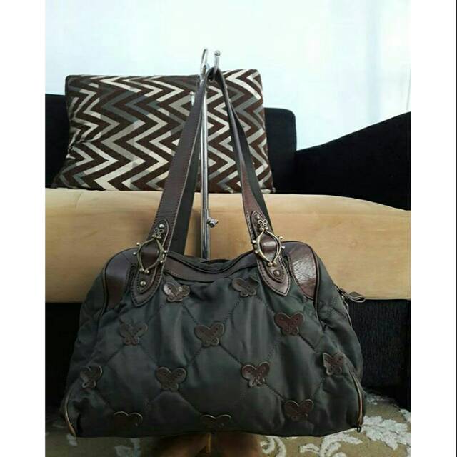 Tas anna sui