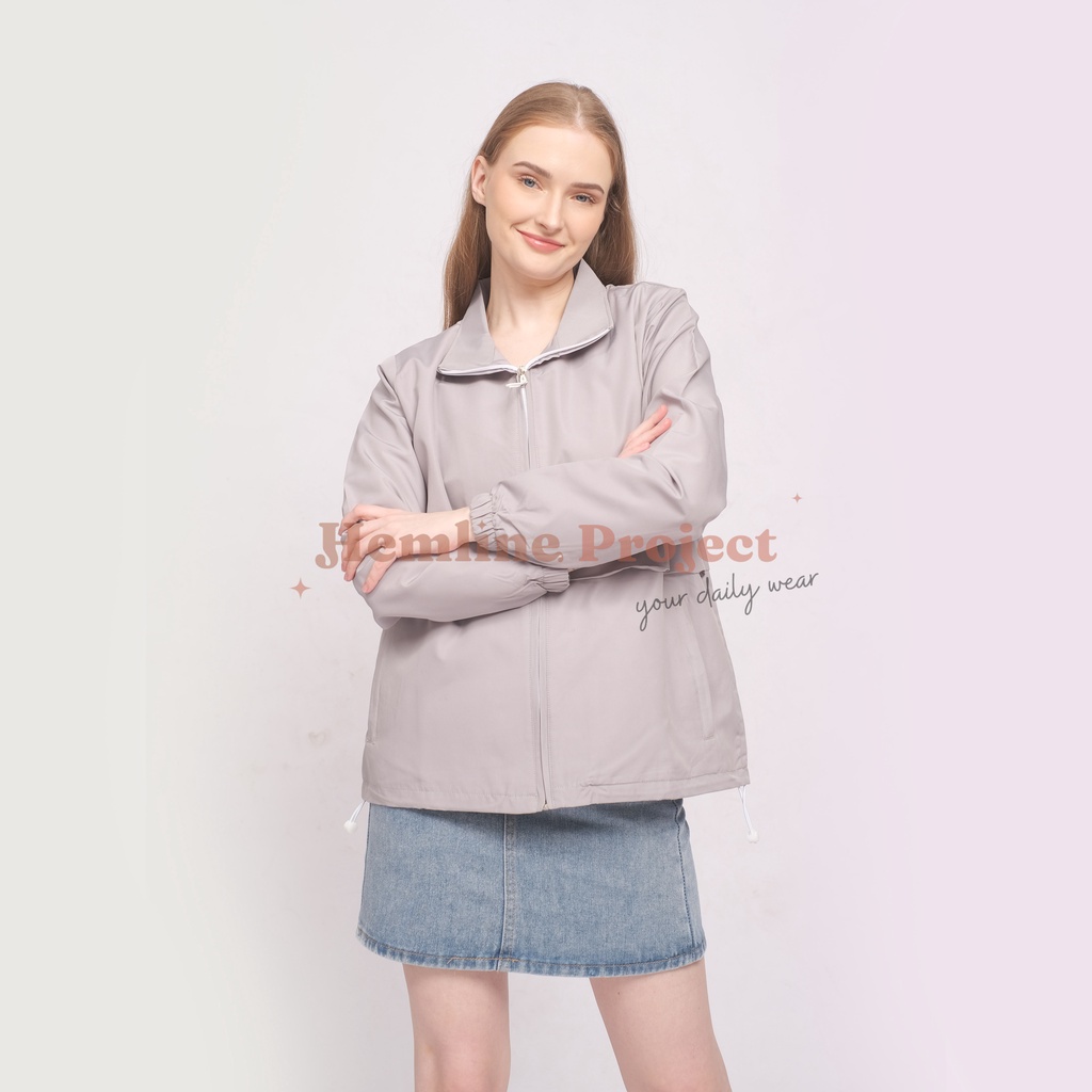 Elya Jaket Coach Wanita - Silver