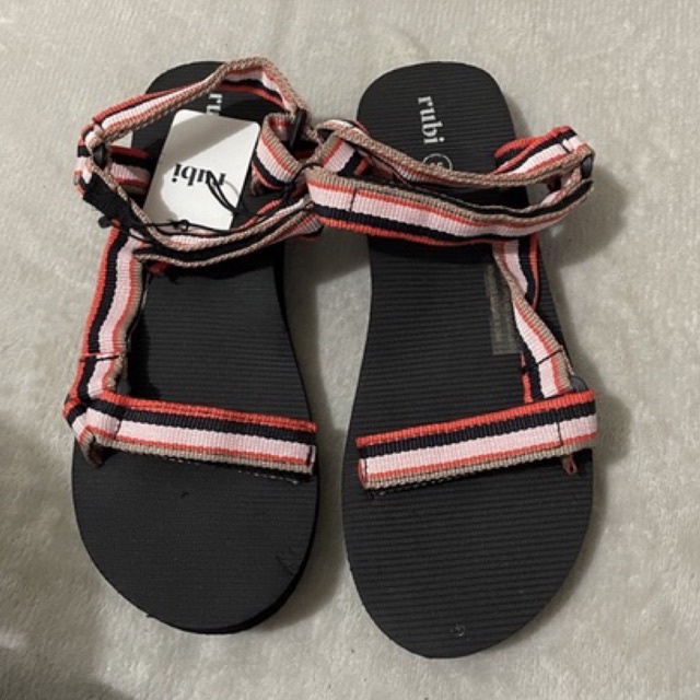 rubi sandal gunung