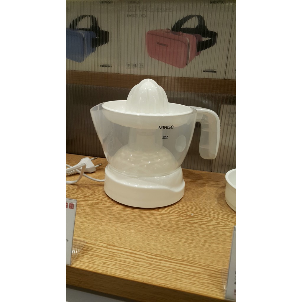 Citrus juicer MINISO. Perasan jeruk elektrik miniso