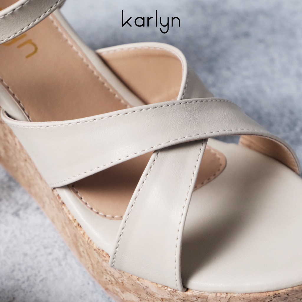 Karlyn Sandra Sandal Wedges wanita