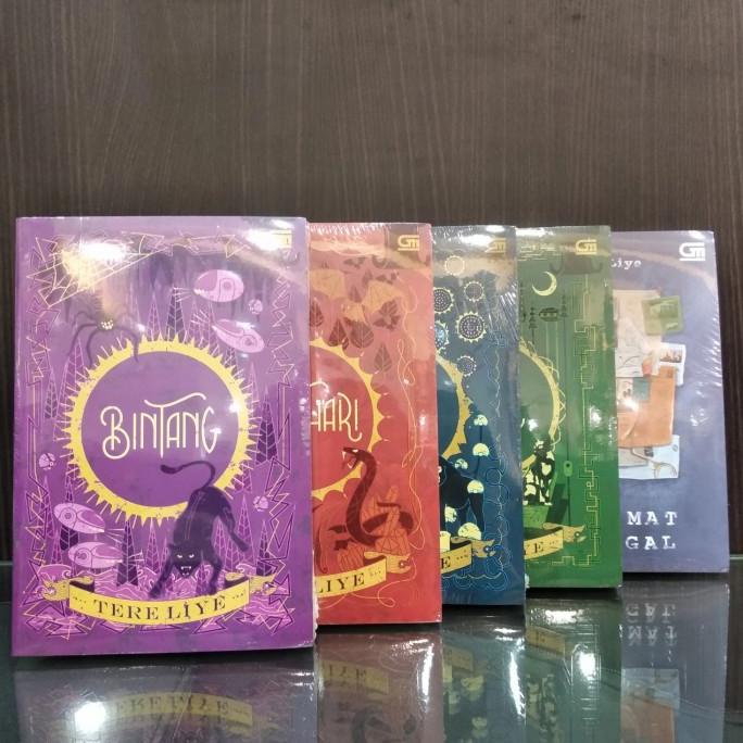 

Novel Tere Liye(Bintang, Matahari, Bulan, Bumi, Selamat Tinggal) Star Seller