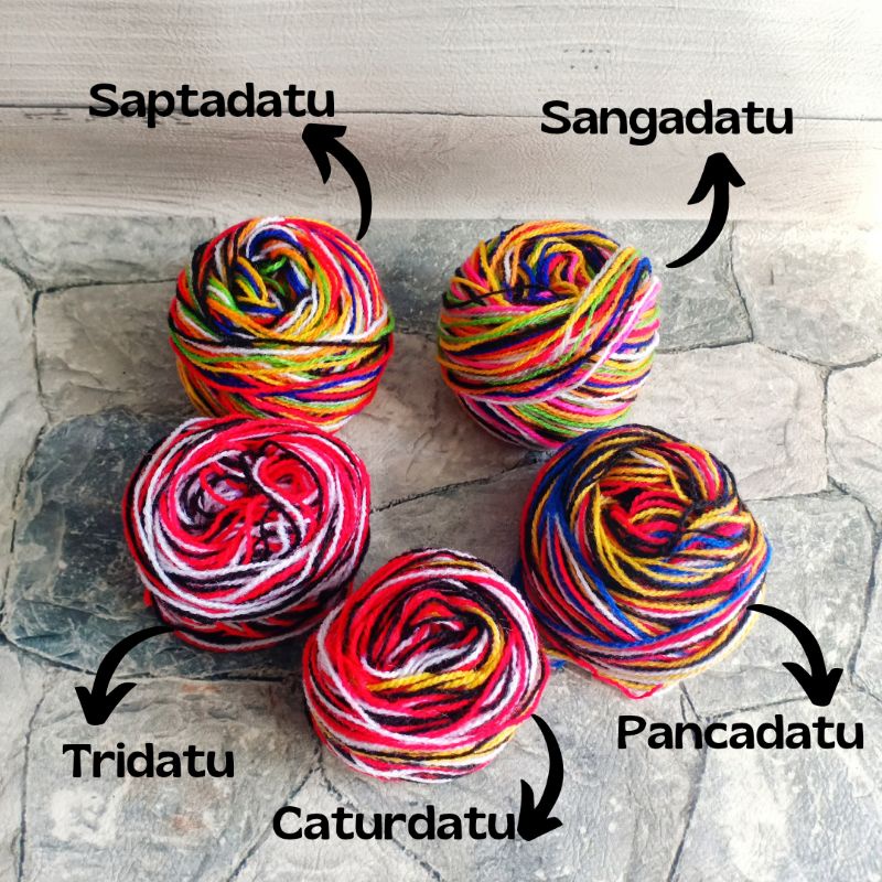 Benang Gulungan Caturdatu / Gelang Caturdatu Bali / Gelang Empat Warna / Gelang Pasek / Bahan Gelang Bali / Oleh Oleh Bali / Gelang Khas Bali Murah / Gelang Pura / Gelang Tridatu Bali / Craftdewata