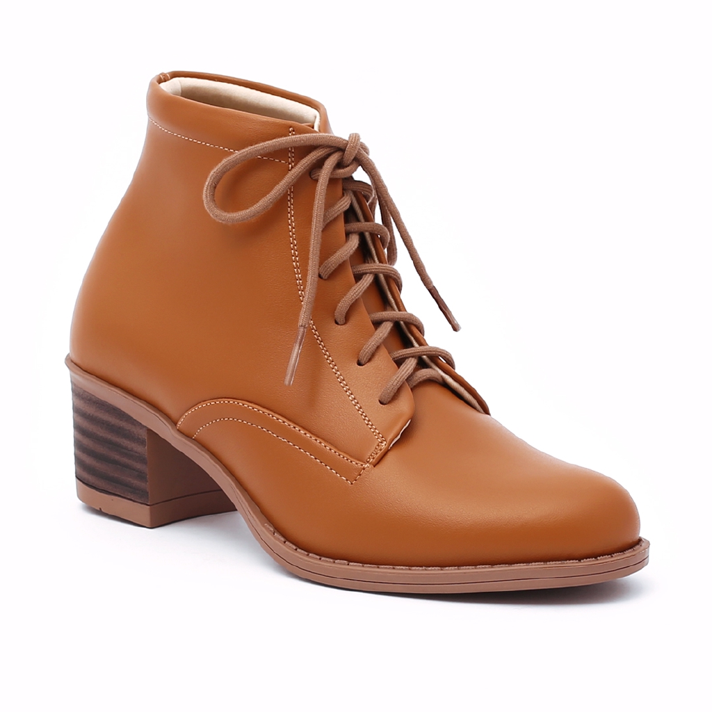 KHK by Khakikakiku Beverly Boots Brown