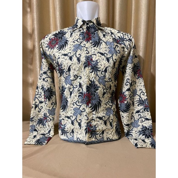 KEMEJA BATIK PRIA LENGAN PANJANG/KEMEJA BATIK SERAGAM PESTA/KEMEJA SERAGAM COUPLE/KEMEJA BATIK SERAGAM KONDANGAN/KEMEJA BATIK MURAH MERIAH/KEMEJA BATIK MEWAH SEKALI/BATIK PRIA/KEMEJA PRIA LENGAN PANJANG/KEMEJA BATIK PRIA/KEMEJA LENGAN PANJANG