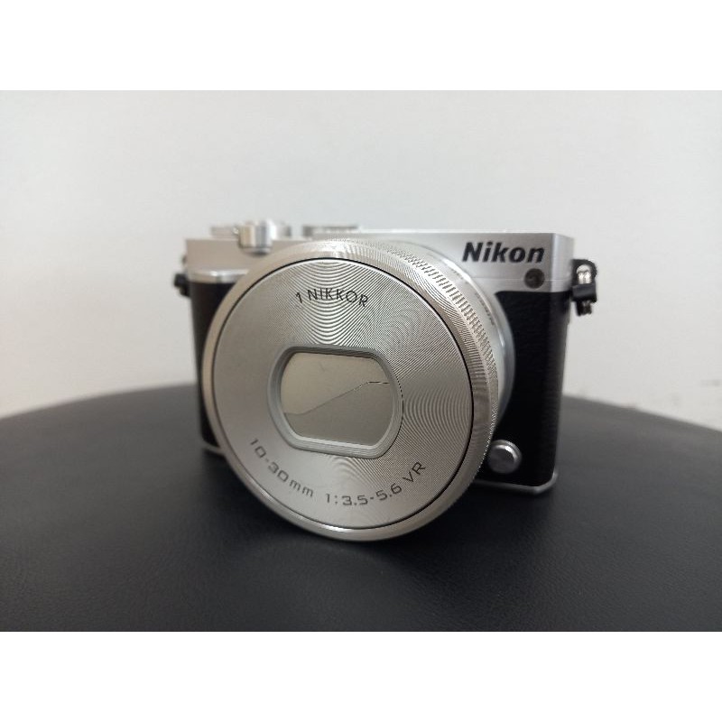 New Nikon J5 Lensa 10-30mm VR