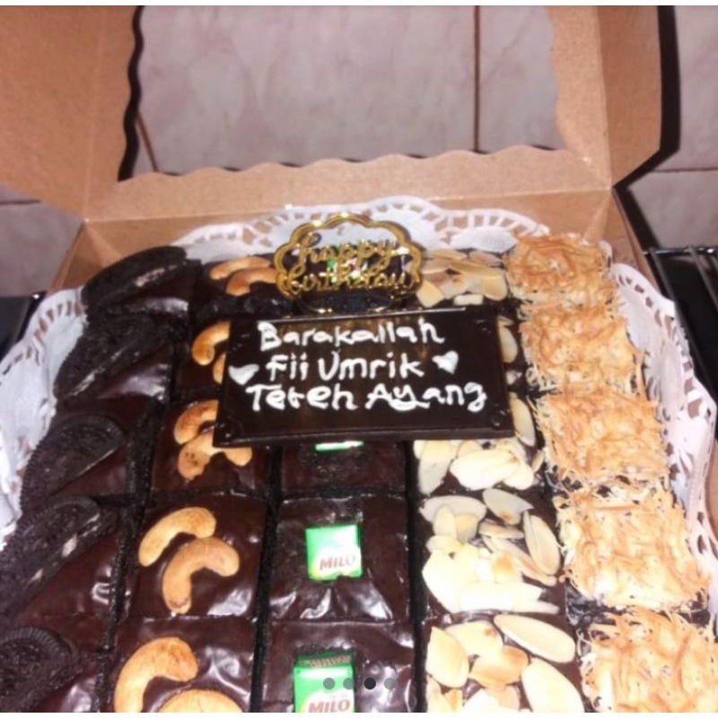 

BROWNIES PANGGANG PLUS ukuran 20x20x5cm