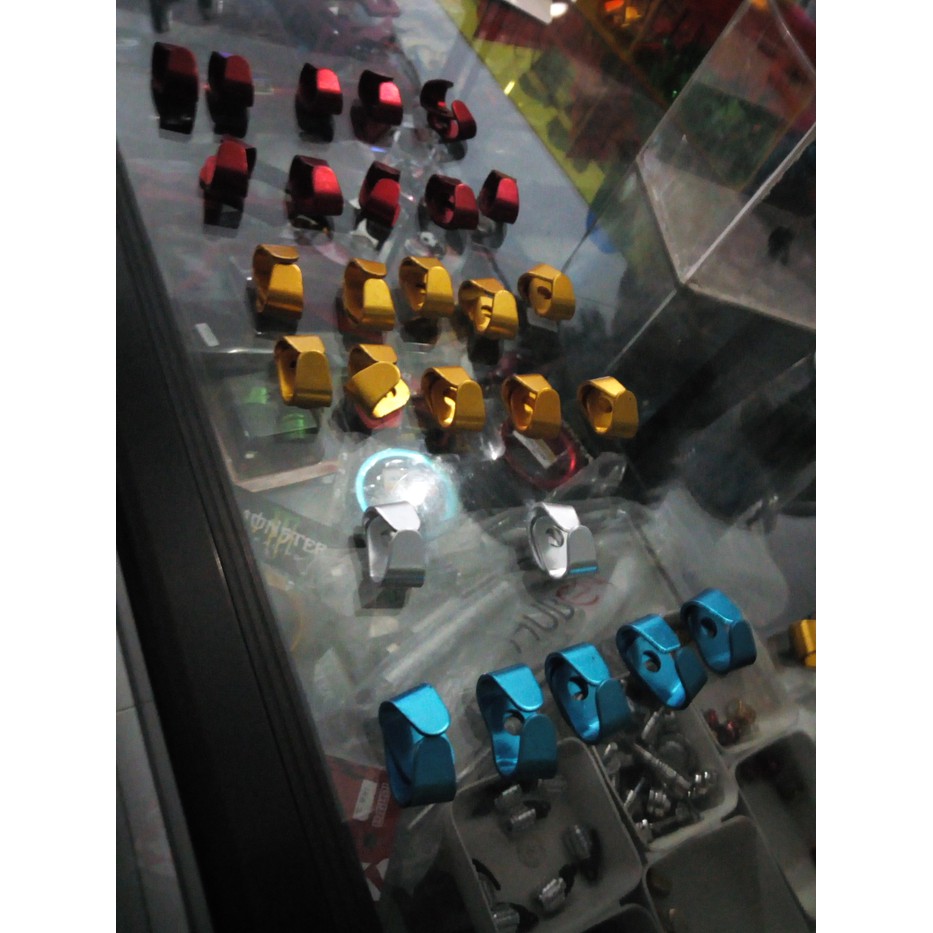 gantungan helm Nmax atau cantolan helm barang Nmax. Hook