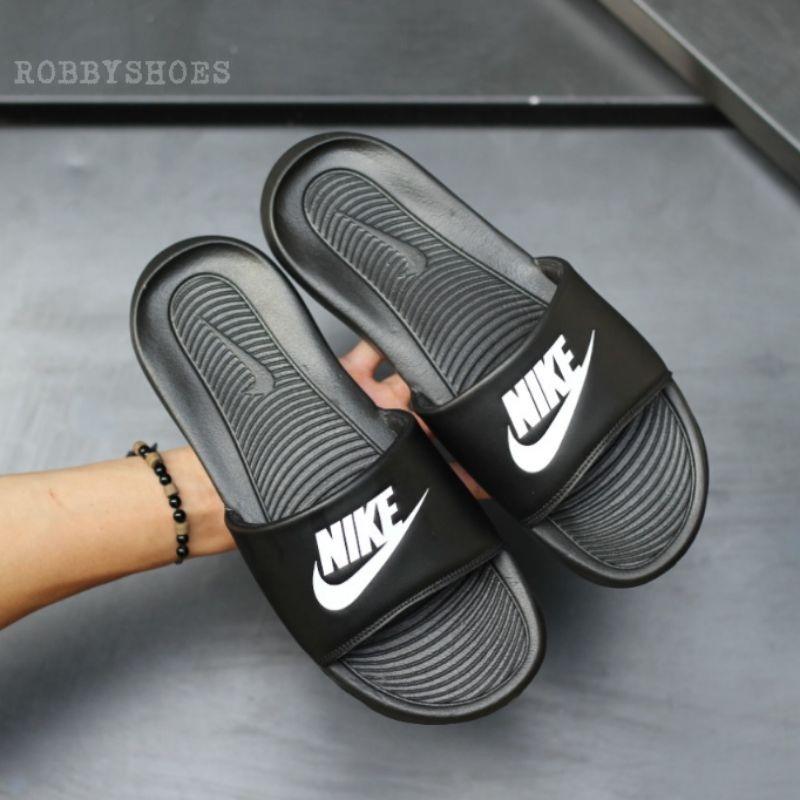 Sandal Nk Victory One Black White Original / Sandal Slide Pria / Sendal Nk Victory One Black White Original / Sendal Nike Original / Sandal Slide Pria Original