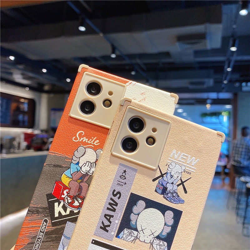 Case Motif Kartun KAWS Tahan Guncangan Untuk iPhone 11 12Pro Max 7 8 Plus 12 Xr Xs Max 11 Pro Max