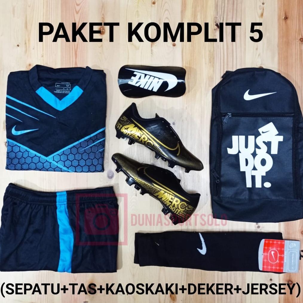 SEPATU BOLA UKURAN ANAK