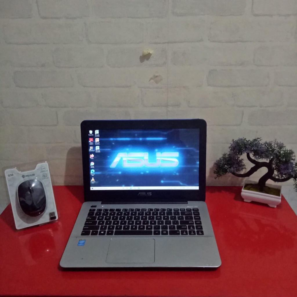 ASUS A455L  - Biru (Intel Core i3 gen 4) RAM 4gb HDD 500gb VGA Intel HD Graphics Family
