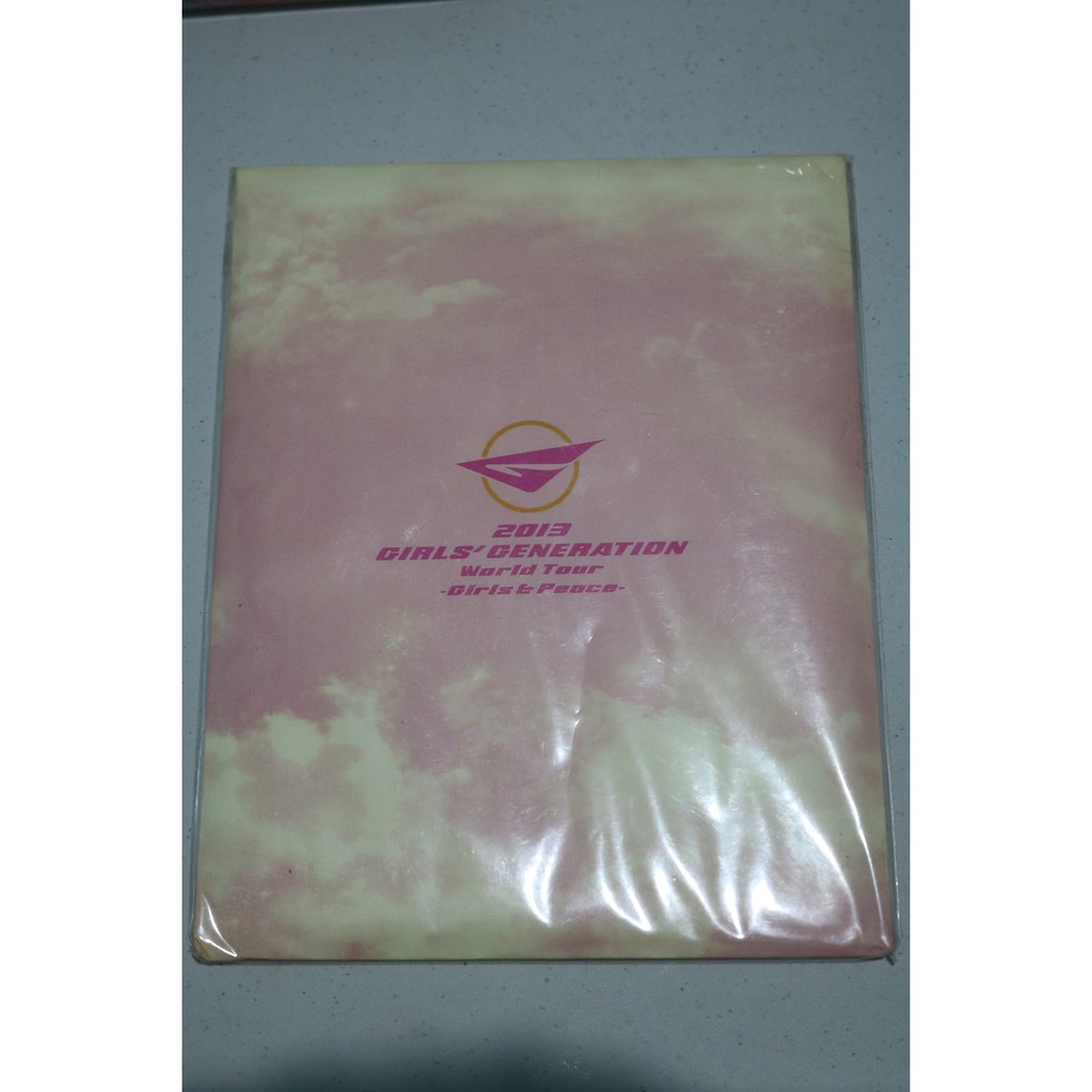 SNSD Girls Generation - Girls And Peace World Tour 2013 Postcard (SEALED)