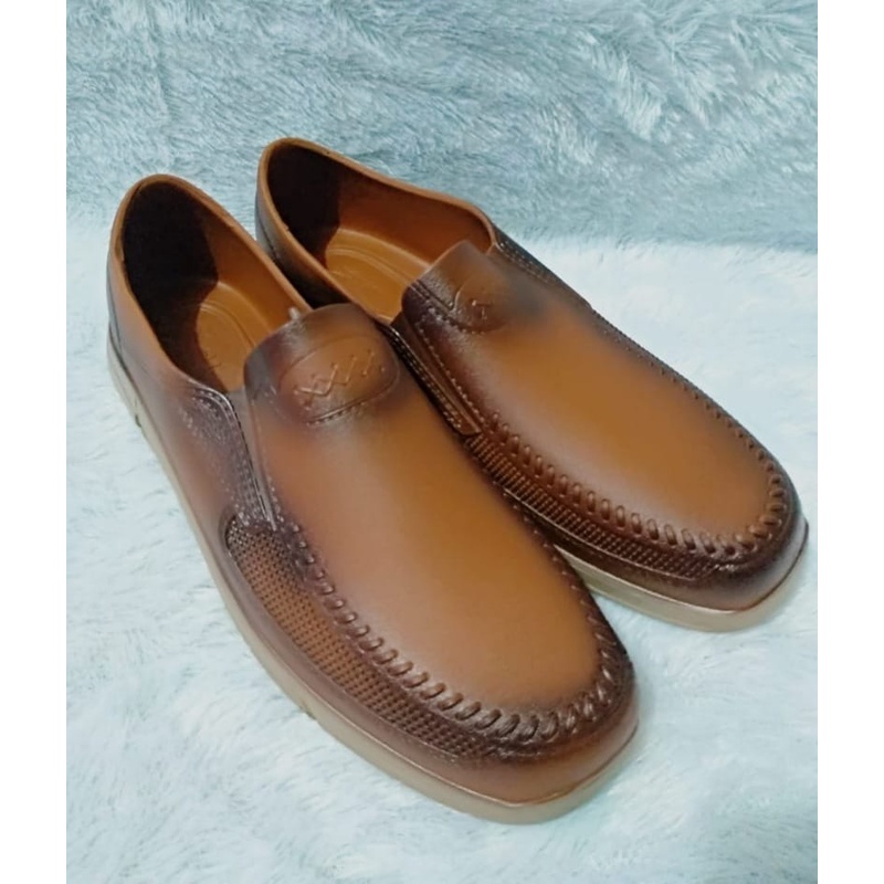 Sepatu Slip On Pria  ATT - BK667