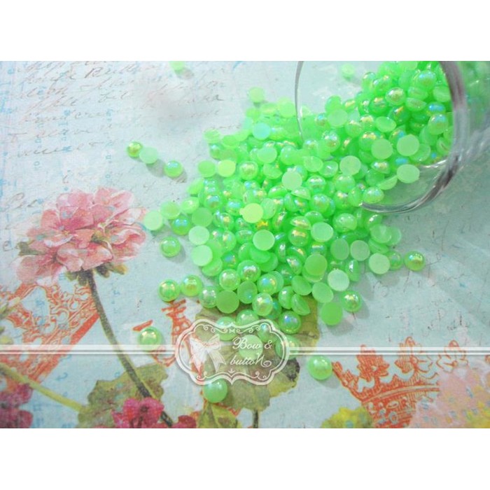 

Half Pearl AB Apple Green 5mm Rp 4500,-/100pcs nailart scrapbook decocase