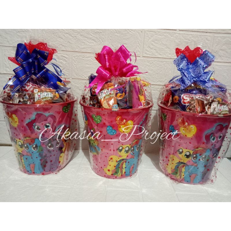 

Paket snack ulang tahun anak/snack ultah anak/snack ultah Ember karakter/bingkisan hari raya/natal/khitanan/santunan