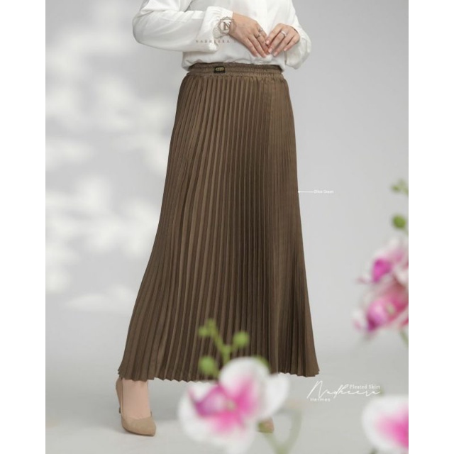 Nadheera Plisket Skirt