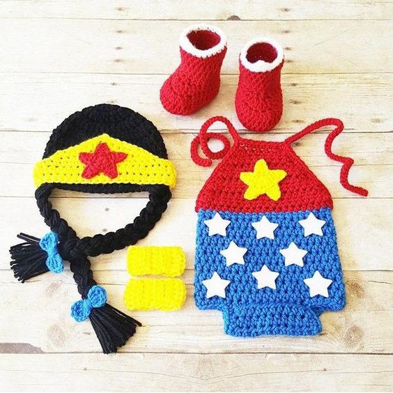 BAJU RAJUT BAYI / COSTUM / PROPERTI FOTOGRAFI / BABY PHOTOSHOOT WONDER WOMAN 2