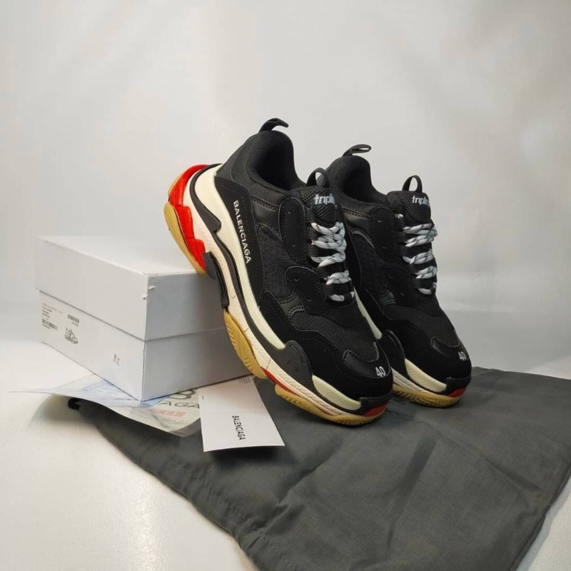Balenciaga Triple s Blak White