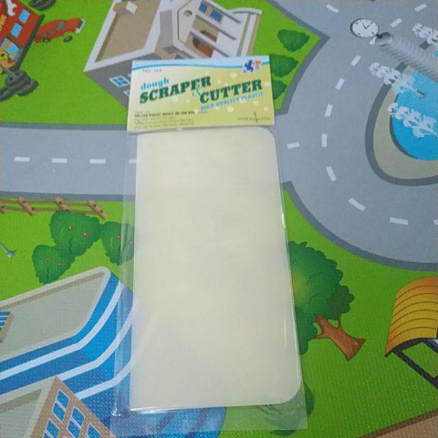 SCRAPER PLASTIK MALAYSIA DOUGH CUTTER SCRAPPER ALAT PEMOTONG PENGRATA PENGIKIS ADONAN KUE PIZZA