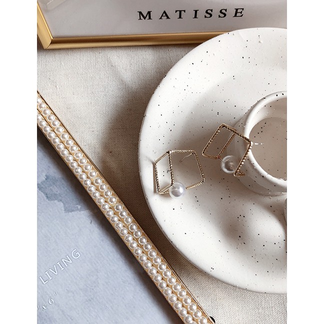 LRC Anting Tusuk Fashion Square Pearl 925 Silver Needle Cube Pearl Stud Earrings F49984