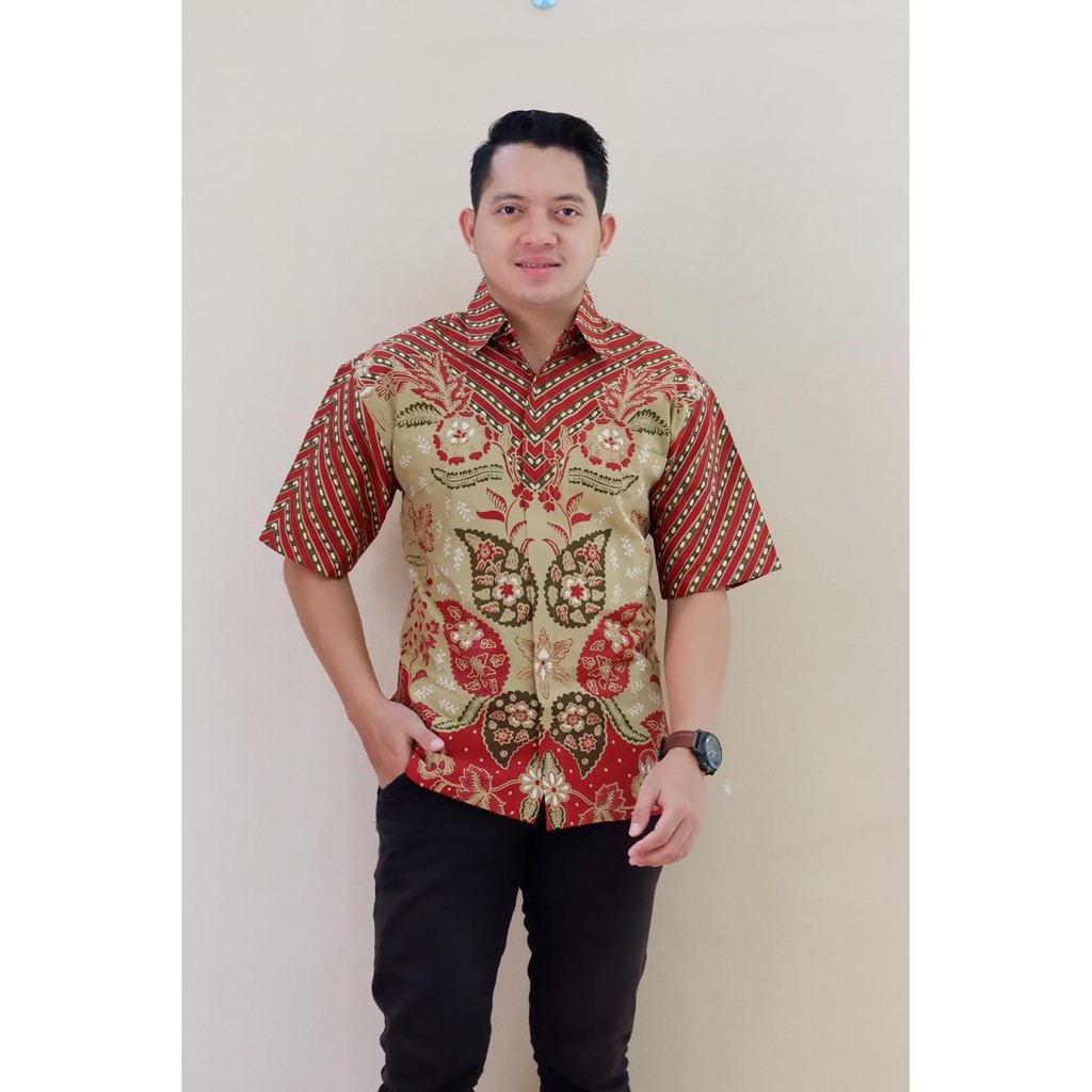 KEMBANG MATAHARI KEMEJA BATIK PRIA SOLO LENGAN PENDEK LAPIS FURING ATASAN BATIK PREMIUM MODERN ATASAN BATIK PREMIUM MODERN BATIKSOLOAMANAH TIERTA AKHSA WIRYAWAN KHUKUH BIMA AJISAKA ADIWIJAYA MAHESA PRABUSENO GURDO IJO ANJANI SM MARTOWIRO RAJASAKTI UKAIL