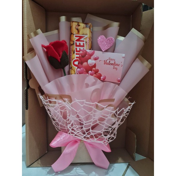

Buket coklat dan mawar