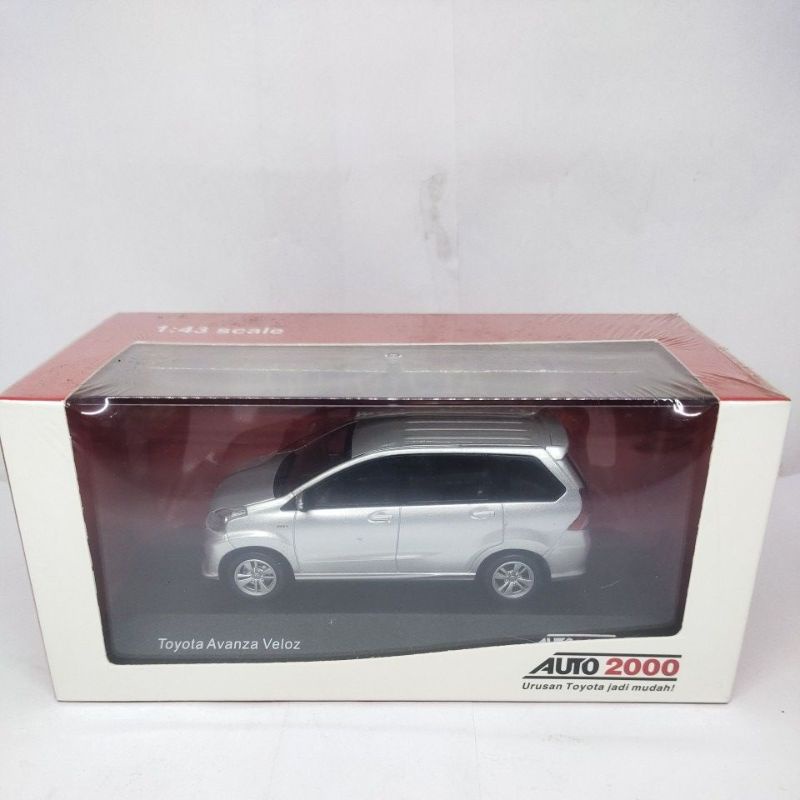 diecast miniatur mobil Toyota Avanza Veloz 1:43