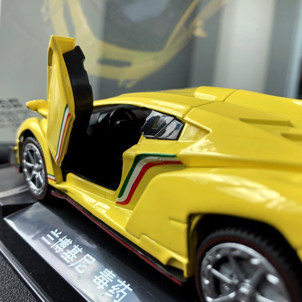 Pajangan LAMBORGHINI VENENO Miniatur Parfum Parfume Pewangi Mobil