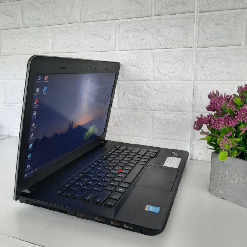 LAPTOP INTEL CORE I5 LENOVO THINKPAD E440 RAM 4 GB HARDIS 500 GB WIFI CAMERA HDMI BERGARANSI