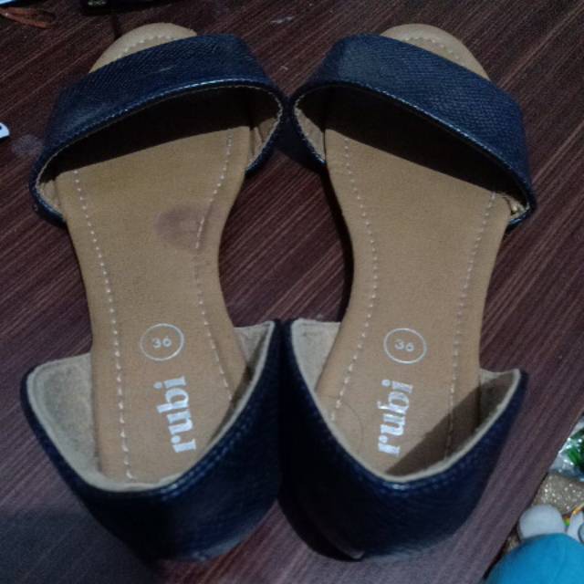 Sandal Rubi