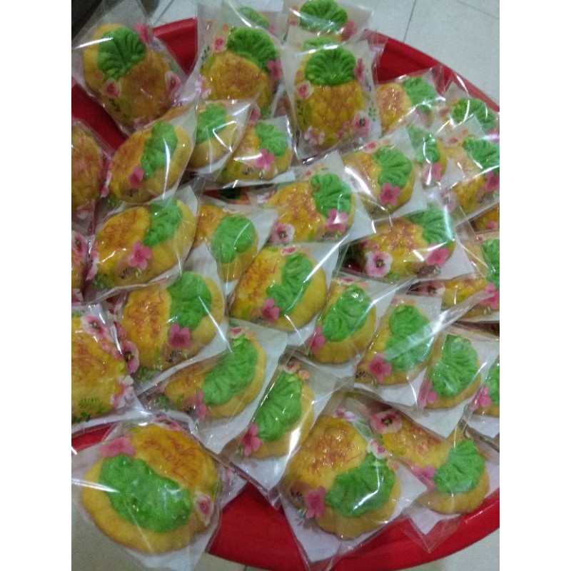 

Nastar Taiwan Pineapple Tart Jumbo 15 pcs